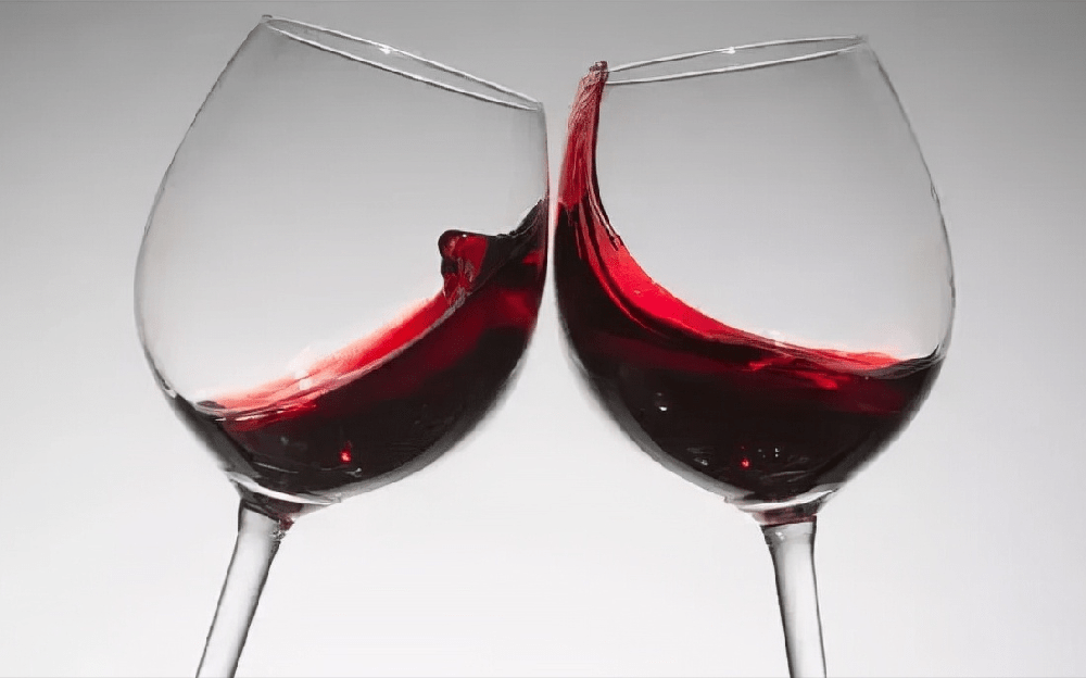 成年人蝌蚪网站应该怎样搭配酒杯？