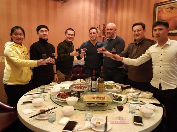 乐梦酒庄生产商皮特先生前来小蝌蚪影院污片总部考察访问